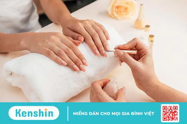 Sơn móng tay có bị ung thư không? Sự thật cần biết