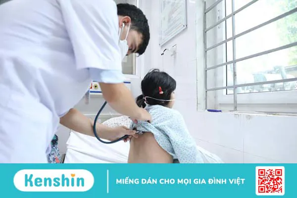 Sốt xuất huyết tràn dịch màng phổi có nguy hiểm không?