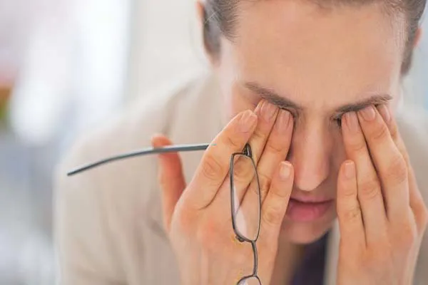 Tắc động mạch mắt: Nguyên nhân, dấu hiệu và cách điều trị