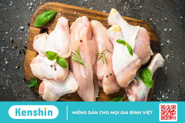 Tẩy nốt ruồi ăn thịt gà có sao không? Bao lâu thì ăn được thịt gà?