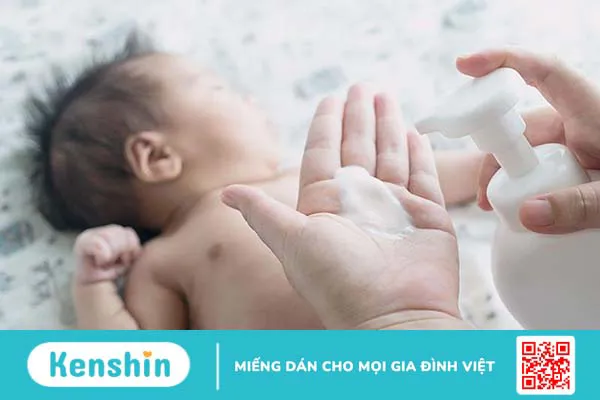 Thắc mắc: Trẻ sơ sinh bị viêm da cơ địa mẹ kiêng ăn gì? 6