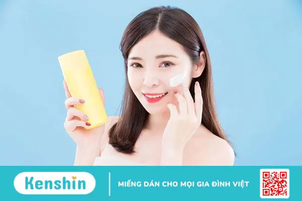 Thoa kem lót trước hay kem chống nắng trước?