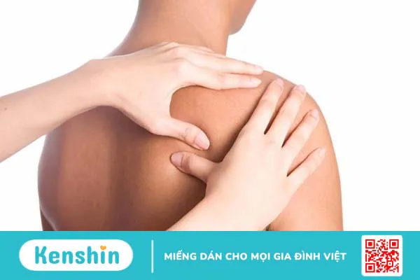 Thực hiện xoa bóp bấm huyệt điều trị viêm quanh khớp vai như thế nào? 3