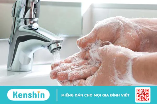 Thủy đậu đóng vảy còn lây không? Cách chăm sóc người bệnh thủy đậu