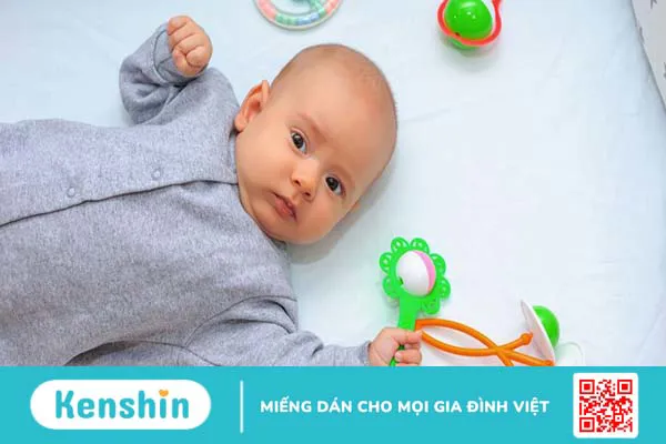 Trẻ 4 tháng tuổi biết làm gì? Một số lưu ý khi chăm sóc trẻ 4 tháng tuổi