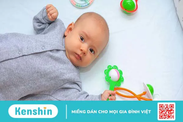 Trẻ 4 tháng tuổi biết làm gì? Một số lưu ý khi chăm sóc trẻ sơ sinh 4 tháng tuổi 1