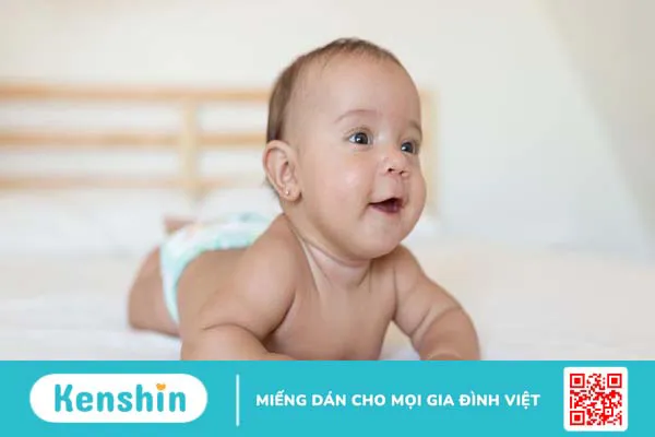 Trẻ 4 tháng tuổi biết làm gì? Một số lưu ý khi chăm sóc trẻ sơ sinh 4 tháng tuổi 2