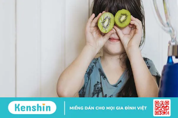 Trẻ em ăn kiwi có tốt không? Nên cho trẻ ăn kiwi khi nào?