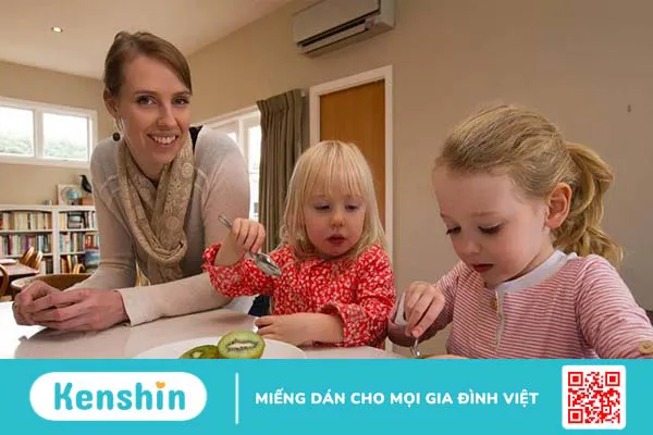 Trẻ em ăn kiwi có tốt không? Nên cho trẻ ăn kiwi khi nào?