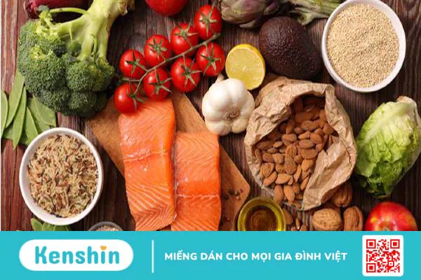 Trẻ sơ sinh có gân xanh ở sống mũi có nguy hiểm không?