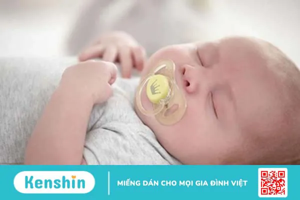 Trẻ sơ sinh hay bặm môi dưới có sao không? Cách trị trẻ hay bặm môi dưới 4