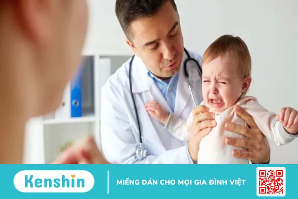 Trẻ sơ sinh mấy tháng biết nhìn theo? Những điều ba mẹ cần biết về sự phát triển thị giác của bé 4