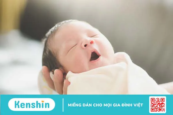 Trẻ sơ sinh thở nhanh thoáng qua và những điều cha mẹ cần lưu ý