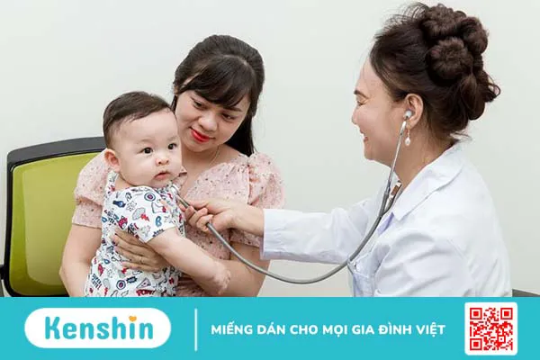 Trẻ sốt cao mắt đỏ: Nguyên nhân, dấu hiệu nhận biết và hướng xử trí 4