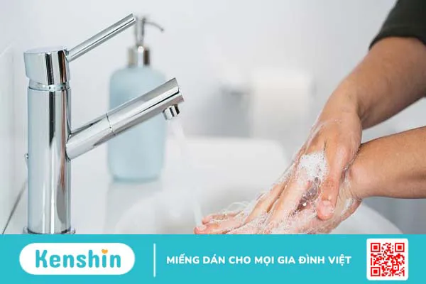 Triệu chứng nhiễm Salmonella là gì? Phương pháp điều trị và cách phòng chống