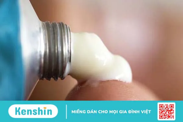 Triệu chứng nổi mụn nước ngứa khắp người là do đâu?