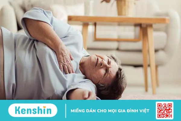 Tự nhiên ngất xỉu đột ngột là tình trạng gì, có nguy hiểm không?