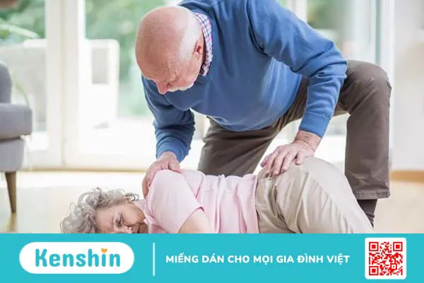 Tự nhiên ngất xỉu đột ngột là tình trạng gì, có nguy hiểm không?