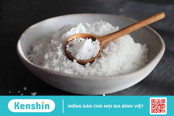 Vì sao ăn mặn bị nhức đầu? Dấu hiệu sức khỏe và biện pháp xử trí khi cơ thể dư thừa muối