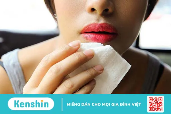 Xăm môi ăn rau nhút được không? Hướng dẫn cách chăm sóc sau khi xăm môi